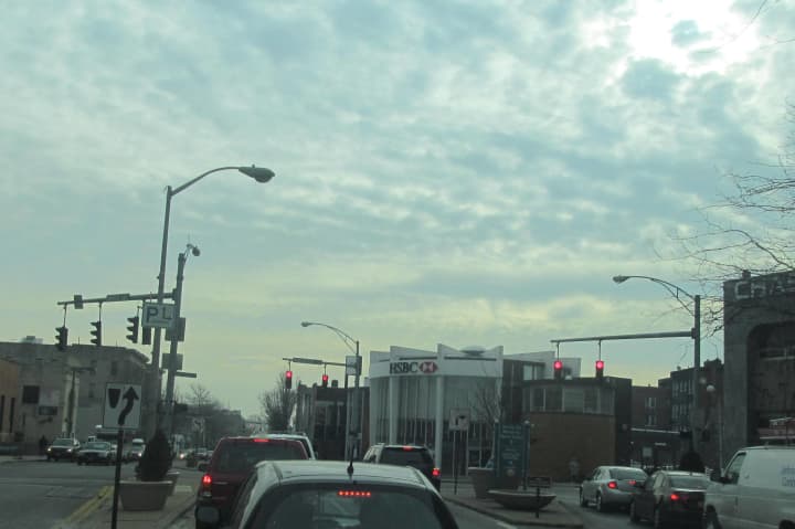 Some traffic lights in New Rochelle could receive security cameras.