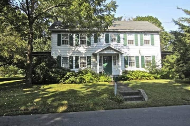 This home on Five Mile River Road in Darien sold for $2,100,100.