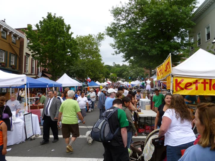 You can upload events, such as the annual Tarrytown Street Fair, to our community calendar.