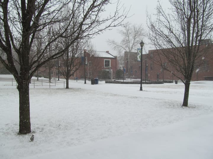 WestConn&#x27;s campus in downtown Danbury was deserted as snow from Nemo started to accumulate. 
