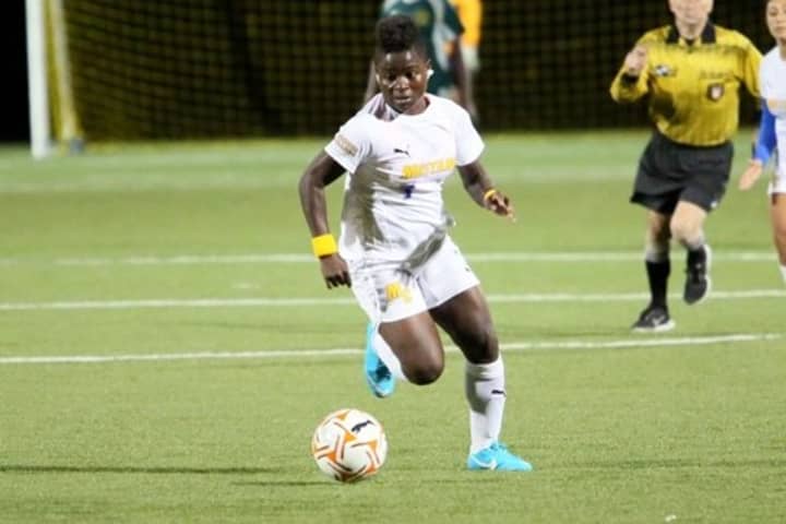 Monroe College women&#x27;s soccer star Happy Orere-Amadu will play for the University of Texas at San Antonio at the NCAA Division I level.