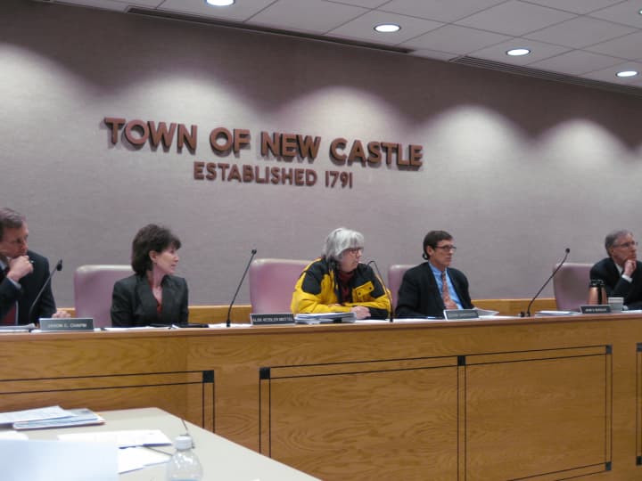 The New Castle Town Board adjourned a public hearing for Riverwoods and Yeshiva&#x27;s sewer districts after Riverwoods residents claimed there was an error in the maintenance charges. 