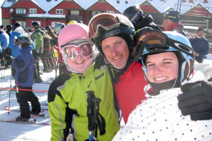 A crowd of 200 North Salem residents ski at Vermont&#x27;s Mount Snow in honor of Michael Robson.