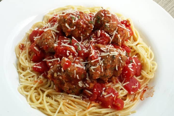 A pasta dinner will raise money for Hawthorne High School&#x27;s Italian Honors Society.