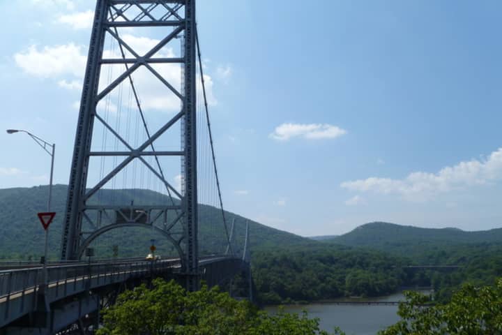 A Chappaqua man jumped to his death from the Bear Mountain Bridge Wednesday morning.