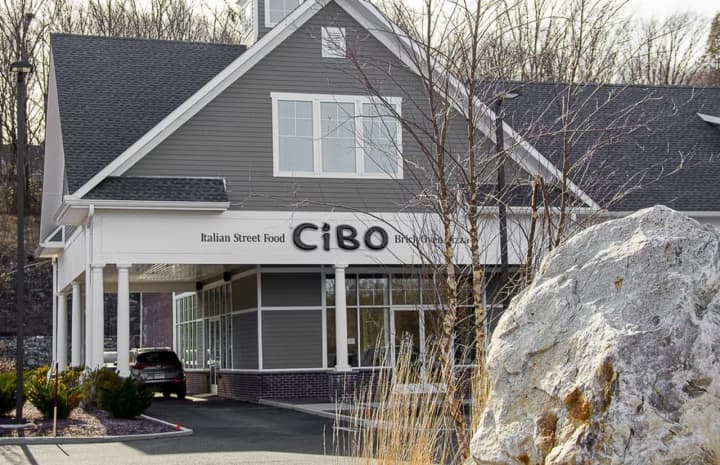 A new Italian restaurant,  Cibo, has opened in Brookfield.