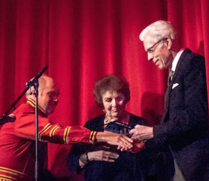 Maestro Morss receives the New Jersey Association of Verismo Opera&#x27;s 2015 Lifetime Achievement Award from President Dr. James Garvin and Artistic Director Lucine Amara.