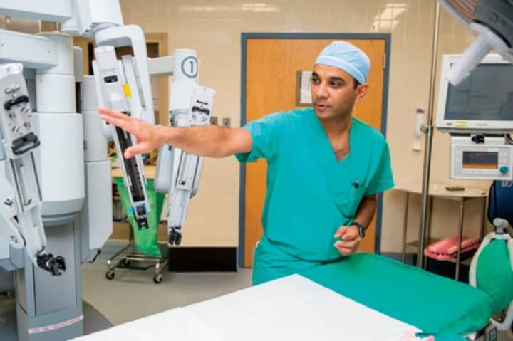 A New Jersey man experienced the benefits of robotic surgery to repair his hernia at Good Samaritan Hospital.