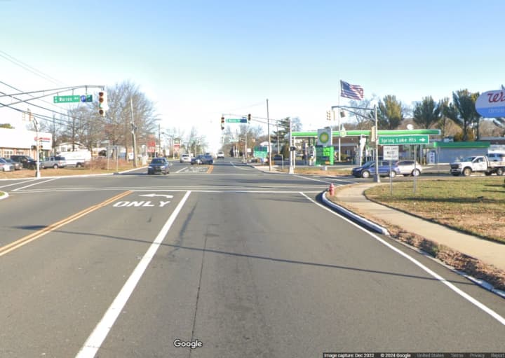 The intersection of Route 35 and Warren Avenue in Wall Township, NJ.