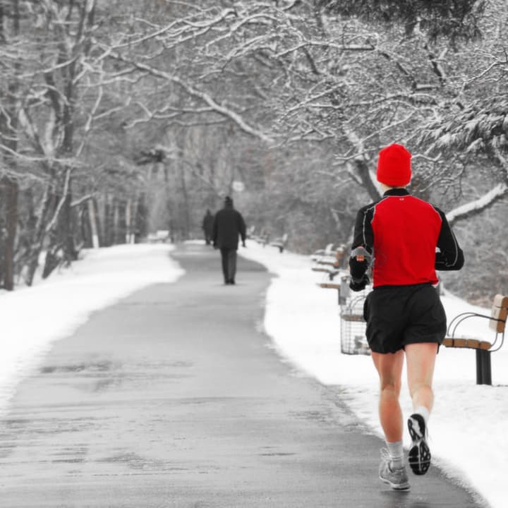 Working out during winter is an important factor in fighting illness according to a new report.
