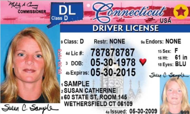 A sample Connecticut driver&#x27;s license.