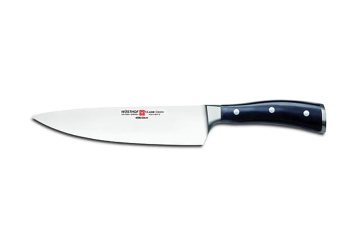 Straight edge knives offer a smooth, clean, exact cut and can be used on a wide variety of meat, vegetables, and fruits.