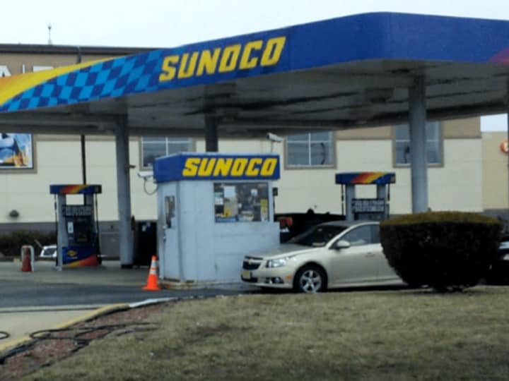 Sunoco on westbound Route 3 in Clifton.