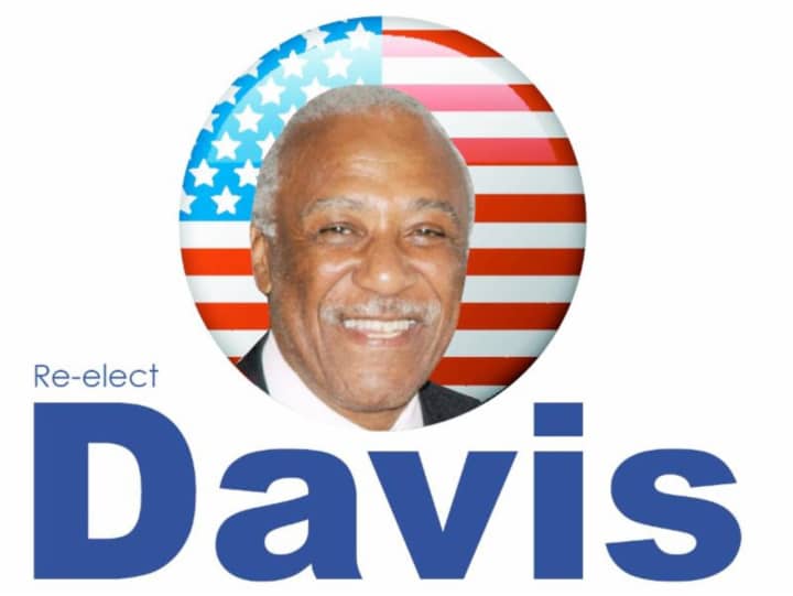 A Facebook page depicting Mount Vernon Mayor Ernest Davis in a poor light has been taken down.