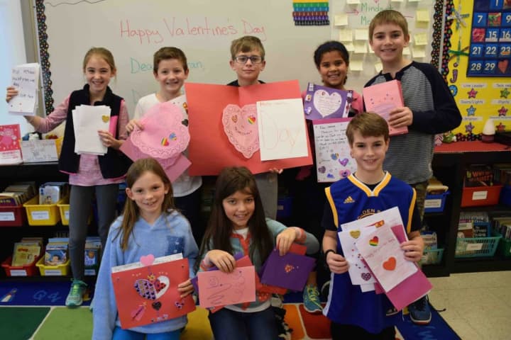 Bronxville Elementary School students made valentines that will be sent to veterans.