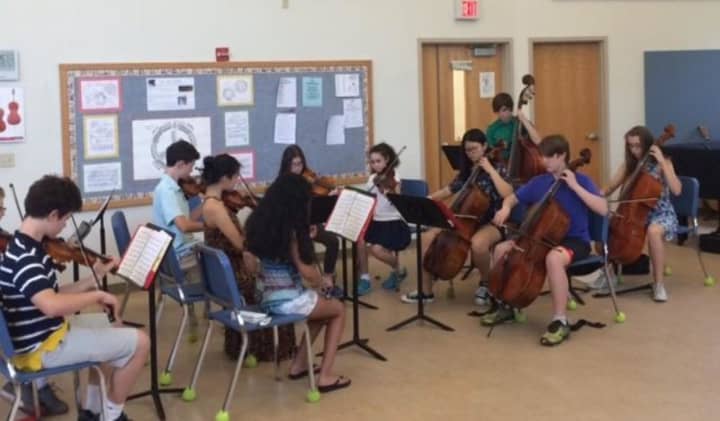 Bronxville Middle School’s seventh- and eighth-grade chamber ensemble students performed for an audience of first- and second-graders during a special concert.