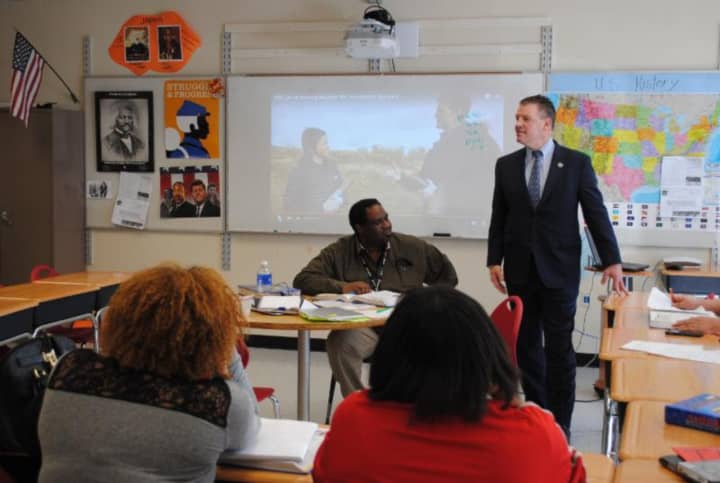 Senator Murphy visits Peekskill Schools.