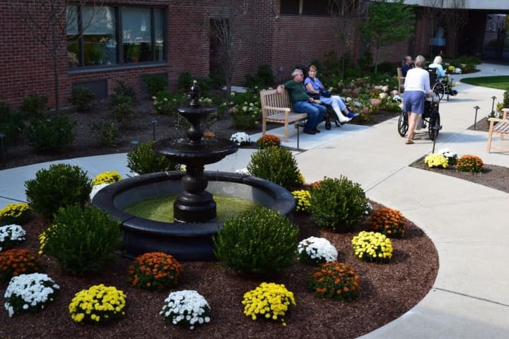 The Nathaniel Witherell nursing home has unveiled its new friendship garden.