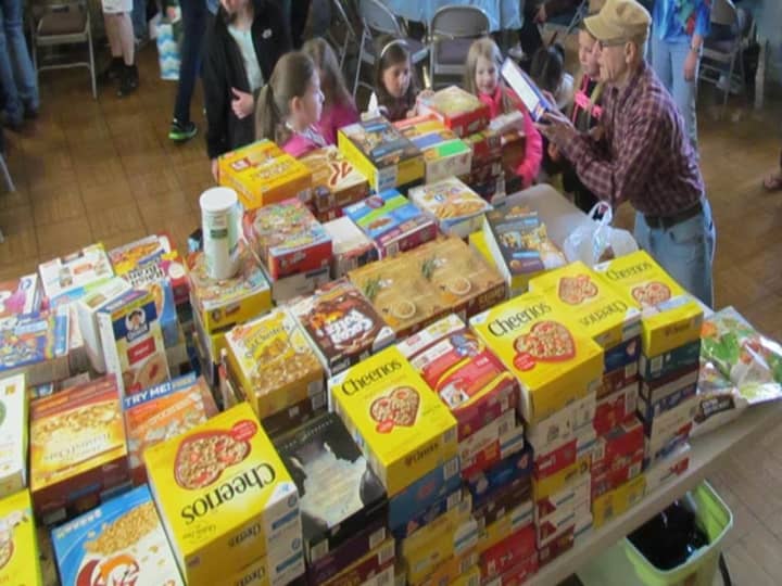 Cereal Counts! collects cereal for hungry children and adults.