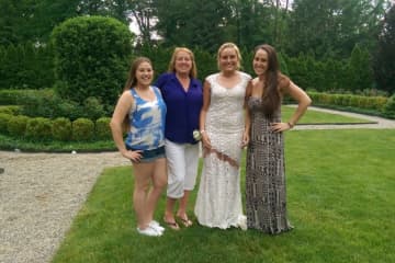Cherie Arfmann and her three daughters.