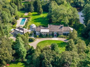 The sprawling Mary Tyler Moore estate in Greenwich is for sale.