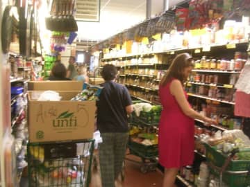 A group of residents, starting a food co-op on Northern Westchester, will hold its first organizational meeting tomorrow at the Katonah First Presbyterian Church.