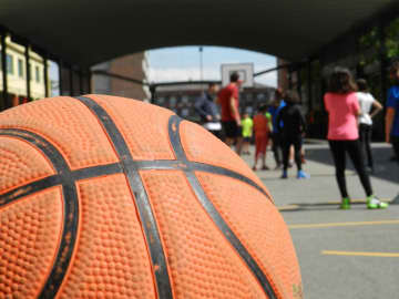 The New Rochelle YMCA is offering basketball clinics for youth.