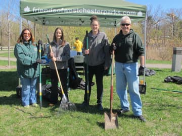 Friends of Westchester County Parks recently hosted Pitch in for Parks, its largest one-day volunteer program, which falls around Earth Day each year.