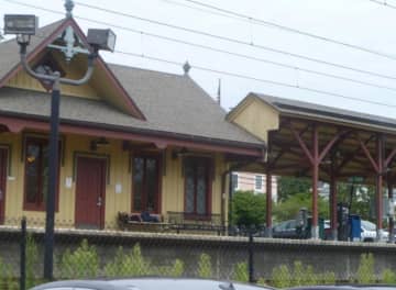 New Canaan train station