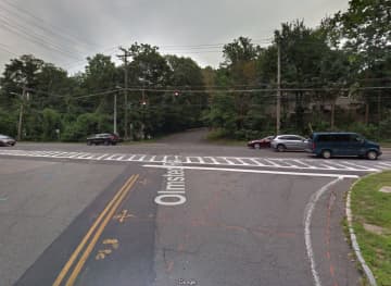 <p>A White Plains man was busted for DWI with children in the car after blowing through a red light on Post Road in Scarsdale.</p>