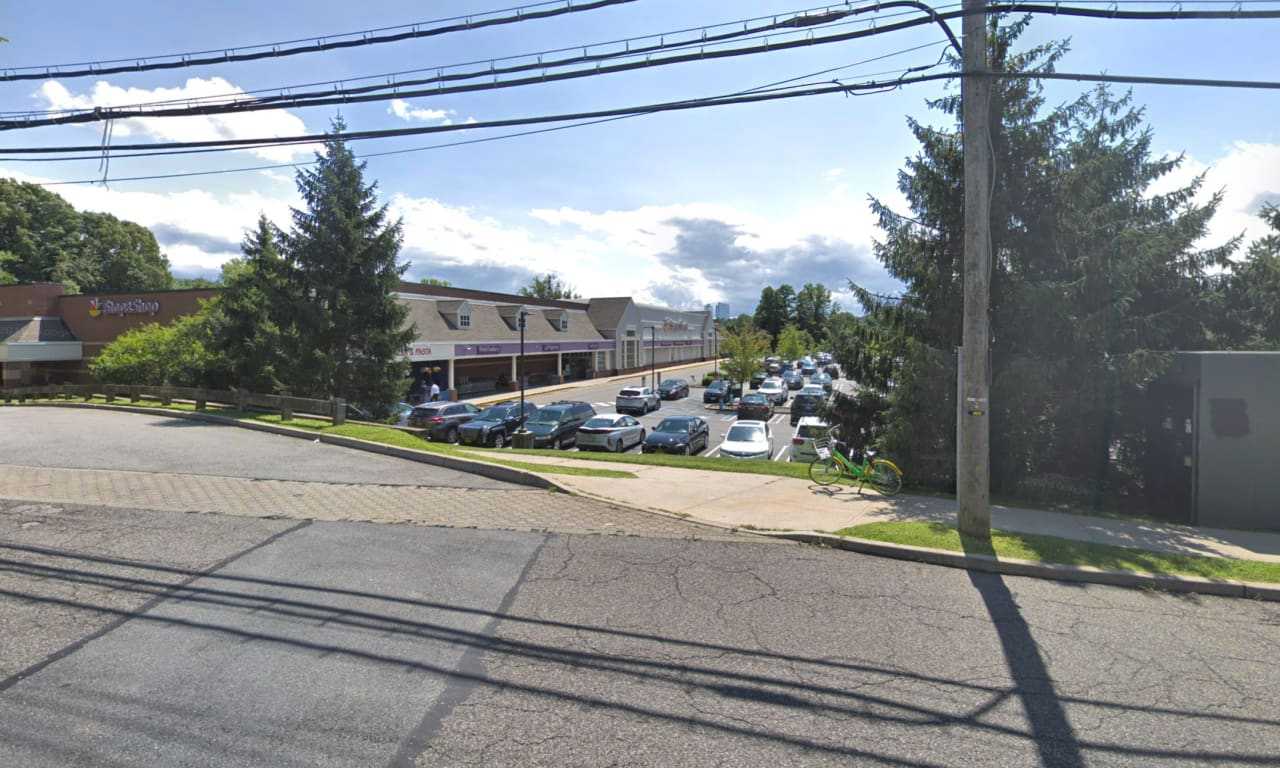 <p>670 North Broadway in White Plains.</p>