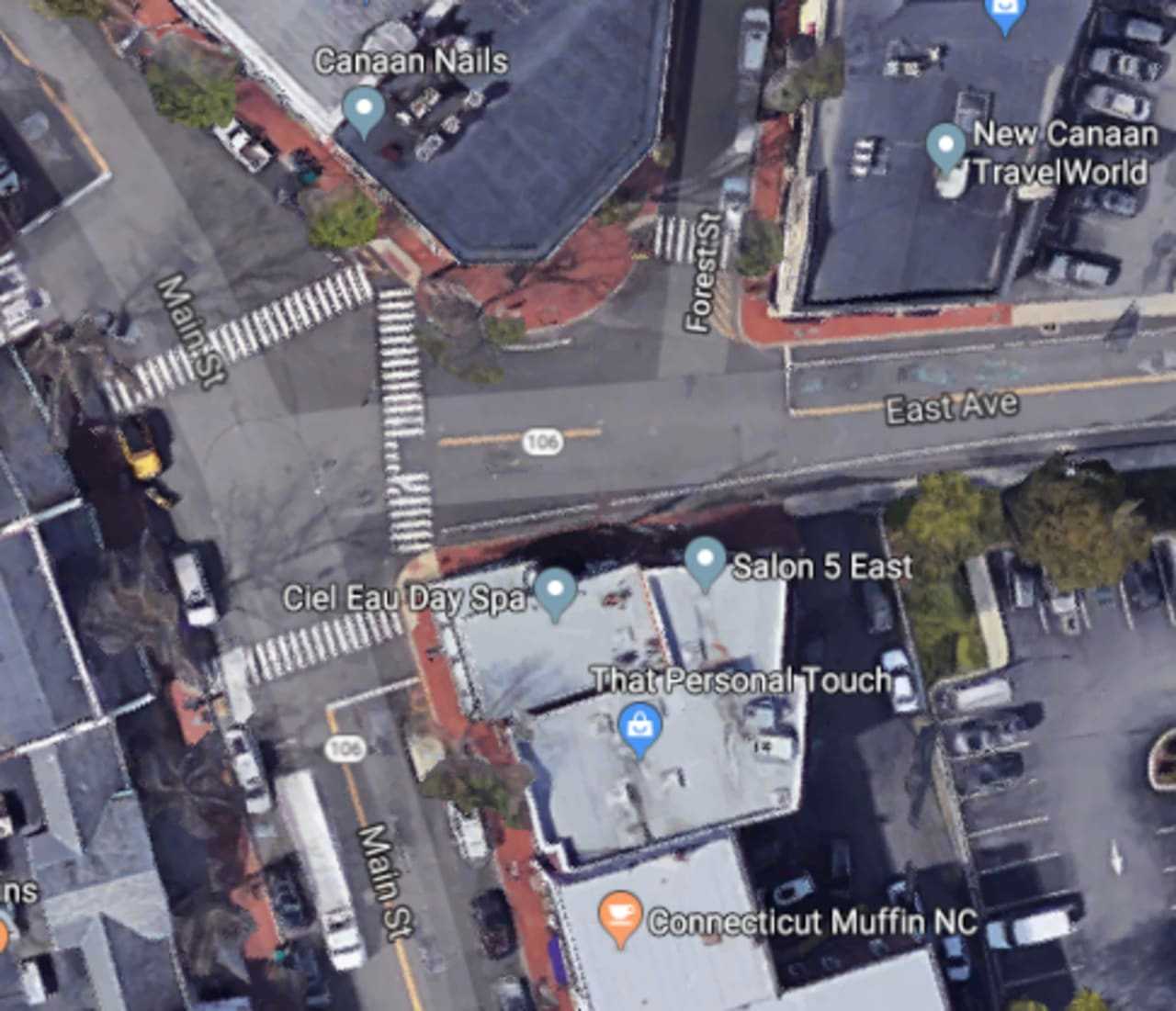 Intersection of Main Street and East Avenue in New Canaan