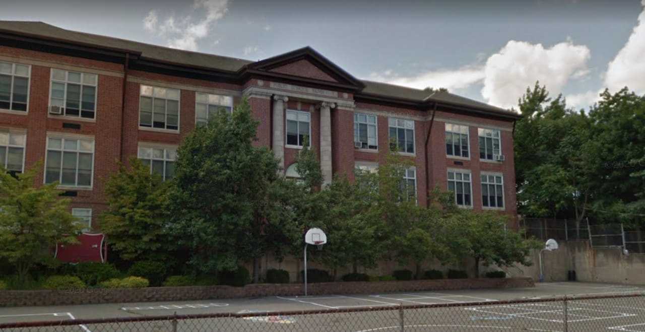 School 5 in Clifton