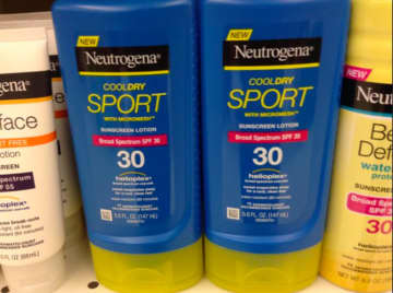 NEUTROGENA® Cool Dry Sport