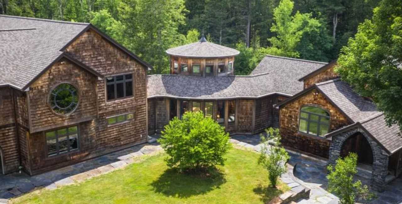 Aaron Lewis' Western Mass mansion is listed for $3.5 million.