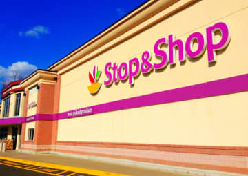 Free healthy snacks and hand sanitizer are being handed out to Stop & Shop customers in an effort to help families during the COVID-19 pandemic.
