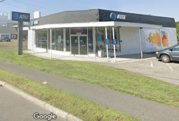 Deshawn Baugh and several others robbed this AT&T store in West Springfield, Massachusetts, along Riverdale Street, federal authorities said. It was the last store they robbed after a series of violent heists in Connecticut and Massachusetts.