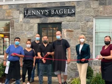 Lenny’s Bagels at the Mill Pond Shopping Center