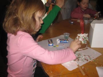 Families can gather at the Wanaque Library to make gingerbread houses. Registration is required.