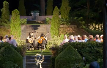 Caramoor Center for Music and the Arts hosts artists Manuel Barreuco and Beijing Guitar Duo for a performance.