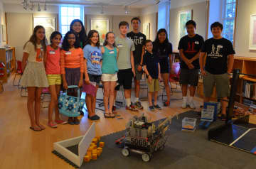 The Robogamers Robotics group did a presentation at the New Canaan Library. 