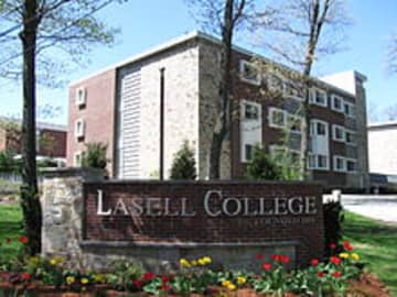 New Canaan resident Bridget Dougherty was named to the dean's list at Lasell College.