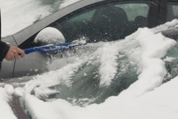 Connecticut drivers are reminded to properly clear snow from their vehicle before driving. 