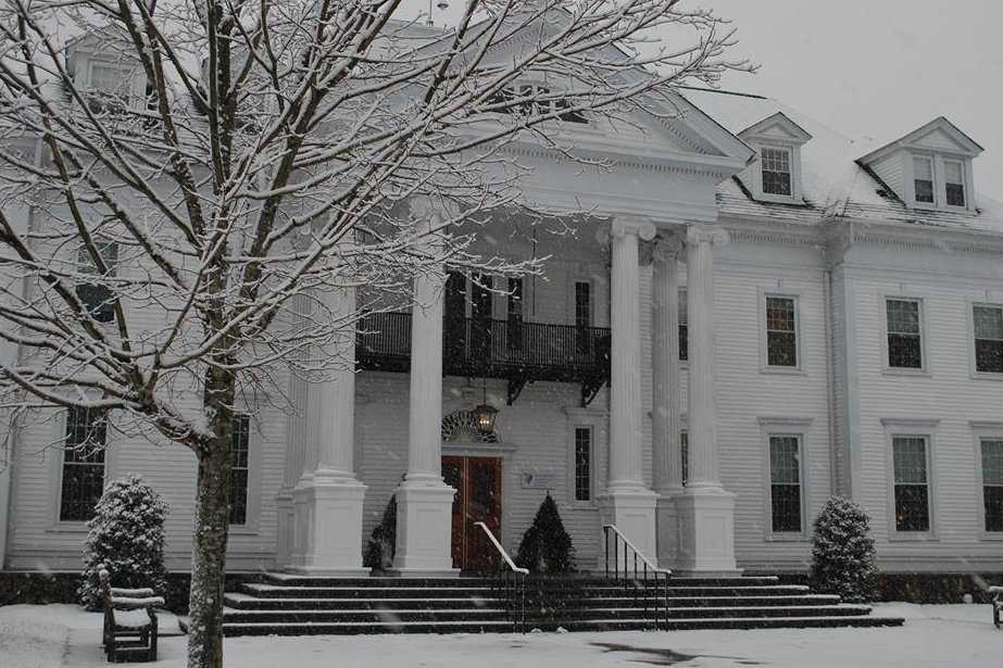 New Canaan's Country School will host Ron Lieber, who will discuss financial responsibility for children, on Monday, March 6.