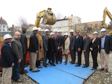 Mount Vernon and state officials were joined by members of MacQuesten Development and the New York State Homes and Community Renewal on Friday afternoon to announce the beginning of construction on The Modern.