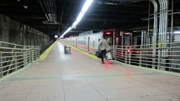Commuters will be temporarily unable to buy alcohol on train platforms at Grand Central after some money went missing from a bar cart, according to the Journal News.