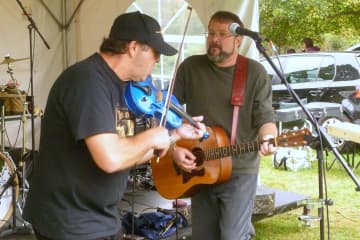 Chip Andrus, right, and Vince Castellucci will kick off the Lewisboro Library's Folk Concert Series this weekend.