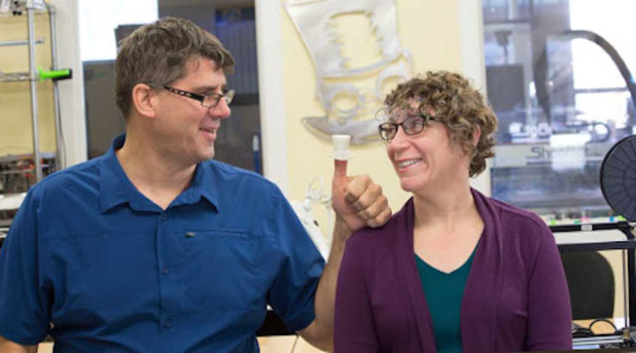 Bethel entrepreneurs Michael and Jennifer Sauvageau, who are former Danbury residents, have launched a Kickstarter campaign to raise funds for their new business, "Noteworthy Chocolates."