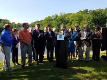 Local officials announced the $250,000 grant for Beechmont Lake in New Rochelle this week.