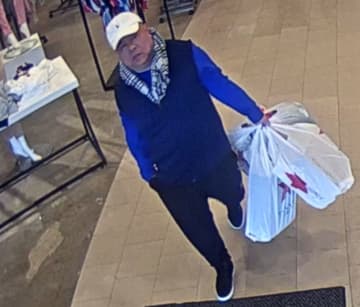 Man accused of spending $2K with stolen credit card at Macy's